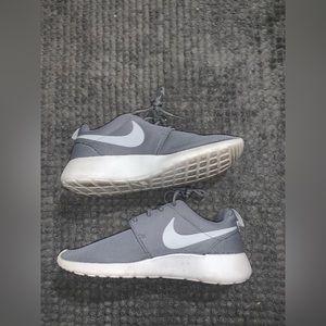 Womens Nike Roshe Shoes